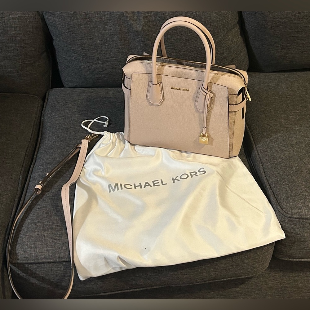 Pink Micheal kors purse